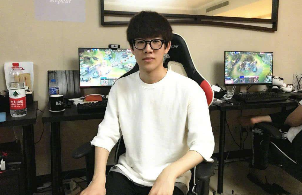 而是它同时